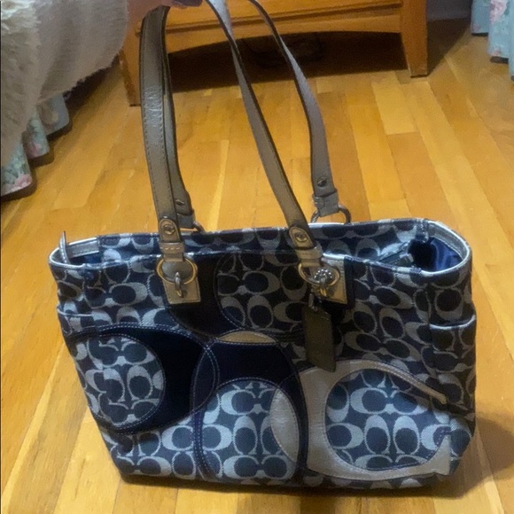 Coach Purse - Picture 3 of 9